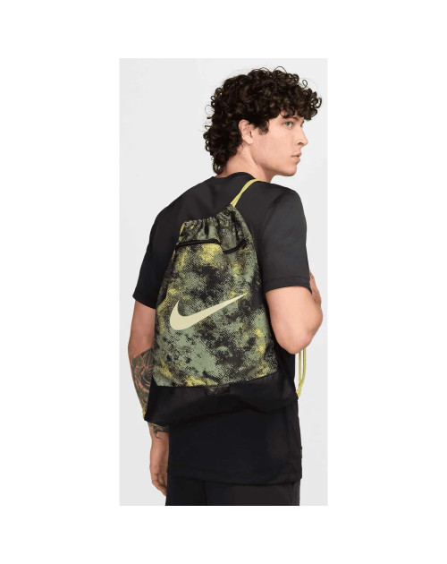 Рюкзак-мішок Nike NK BRSLA DRWSTG 9.5 CAMO AOP 18L хакі, чорний Уні 36x51х5 см
